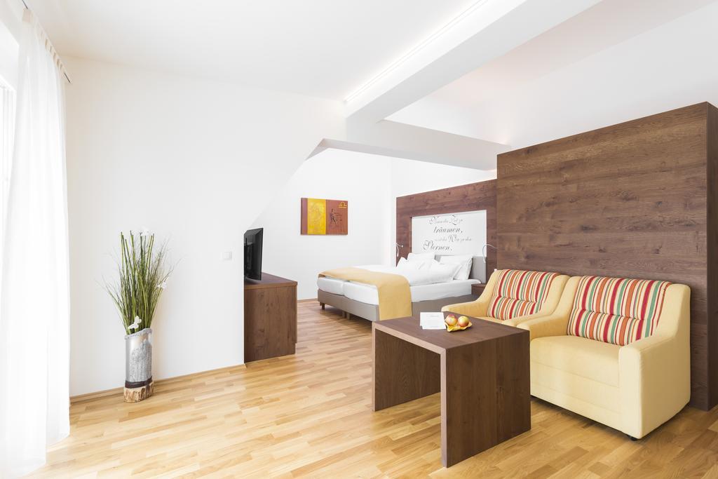 Joglland Hotel Prettenhofer Wenigzell Extérieur photo